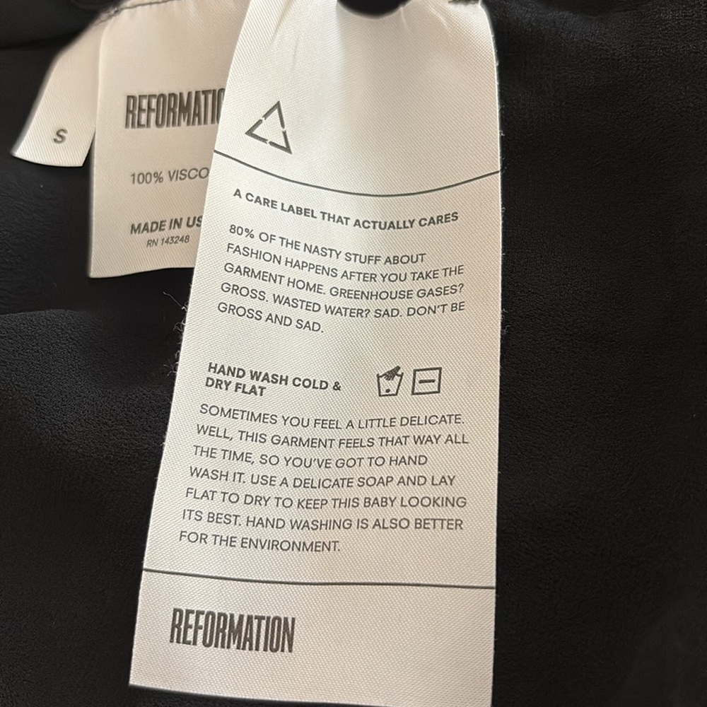 Reformation stunning deep black blouse w/ tie. Simply gorgeous from Nordstroms. - Picture 9 of 11